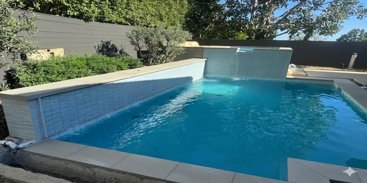 New Pool Wit Tile